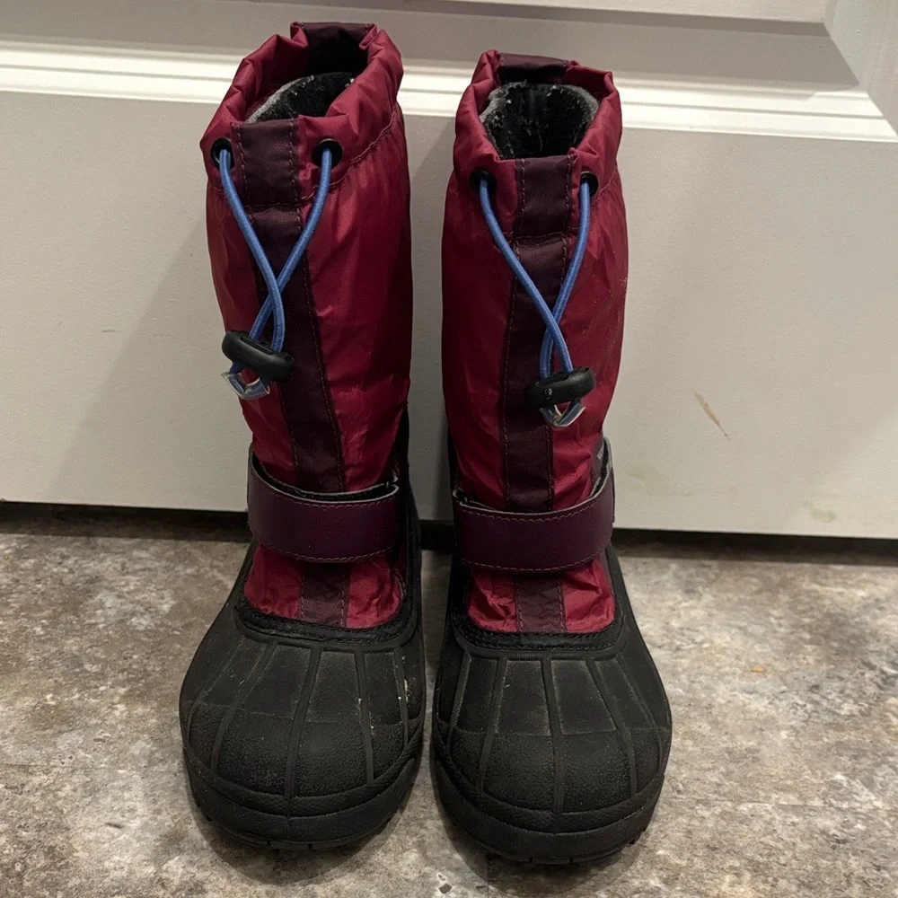 Columbia Burgundy and Black Snow Boots Size 3 Big Girls